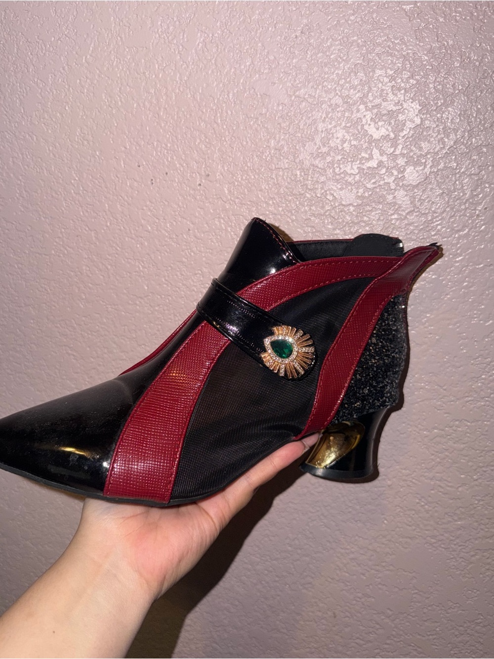 Women’s Black and Burgundy Decorative Ankle Shoes